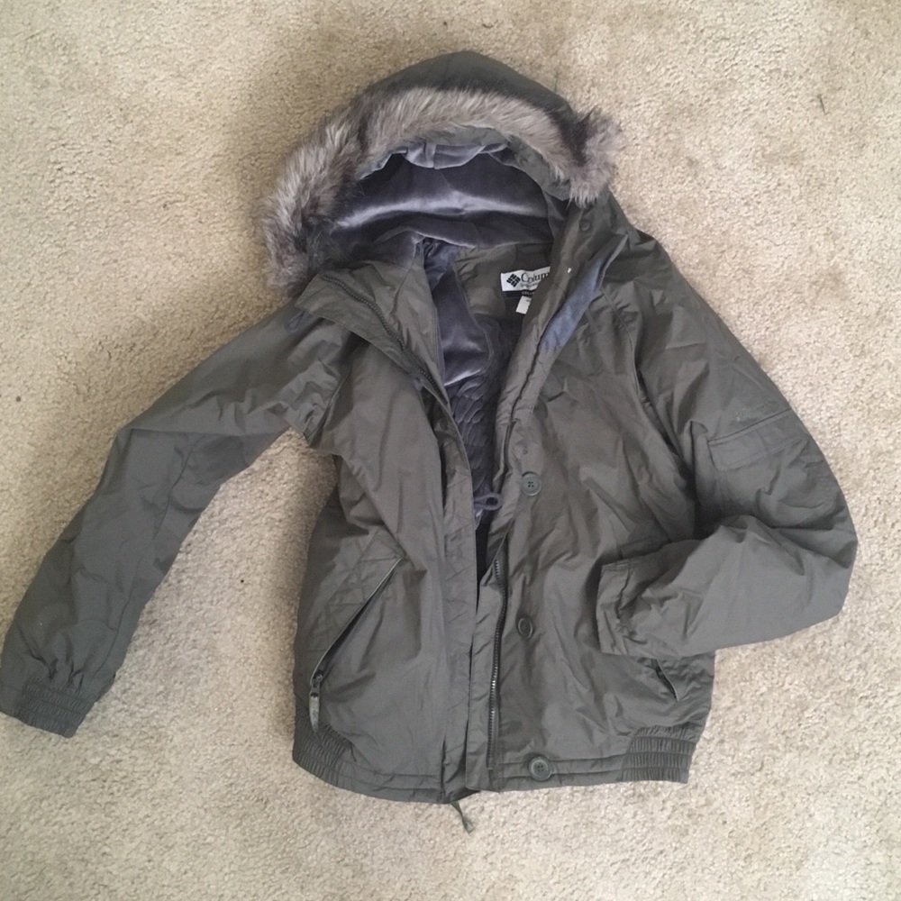 Furry hood puffer jacket